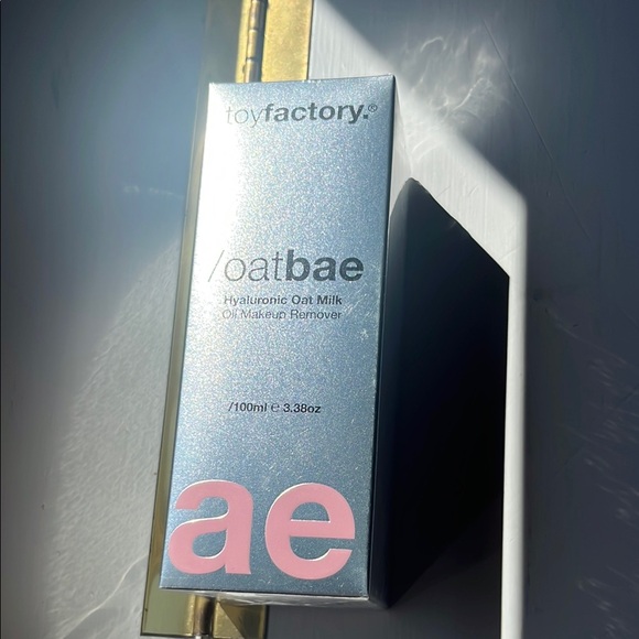 toy.co Other - Toy Factory Oatbae Makeup Remover